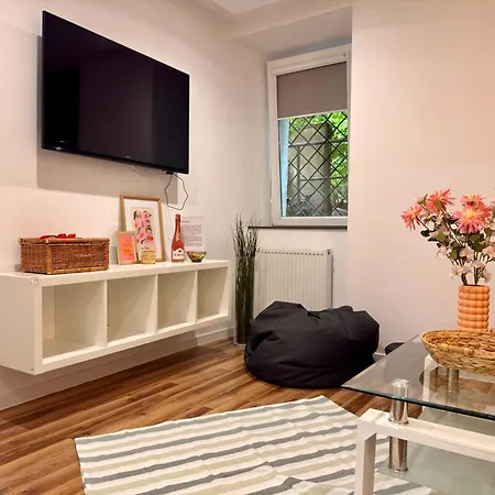 Prime Kazimierz Retreat 3br - Walk To Old Town 아파트 크라쿠프